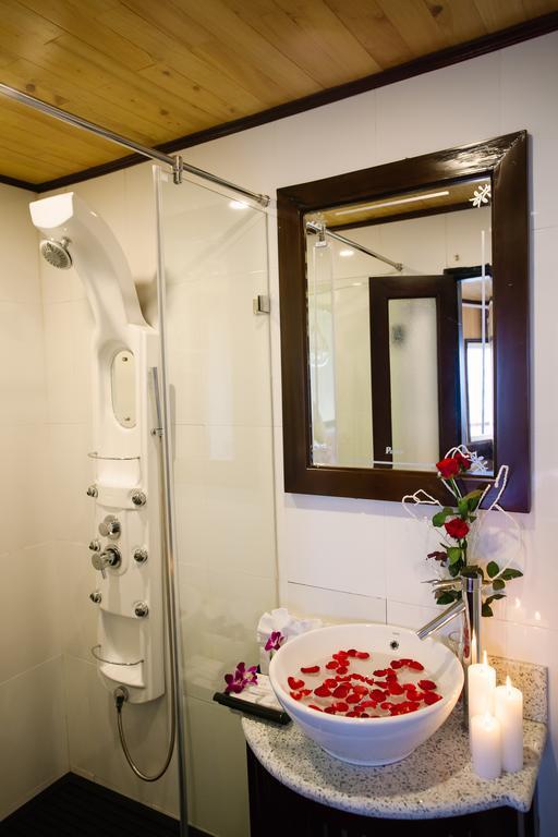 Cristina Diamond Cruise Hotel Ha Long Bilik gambar