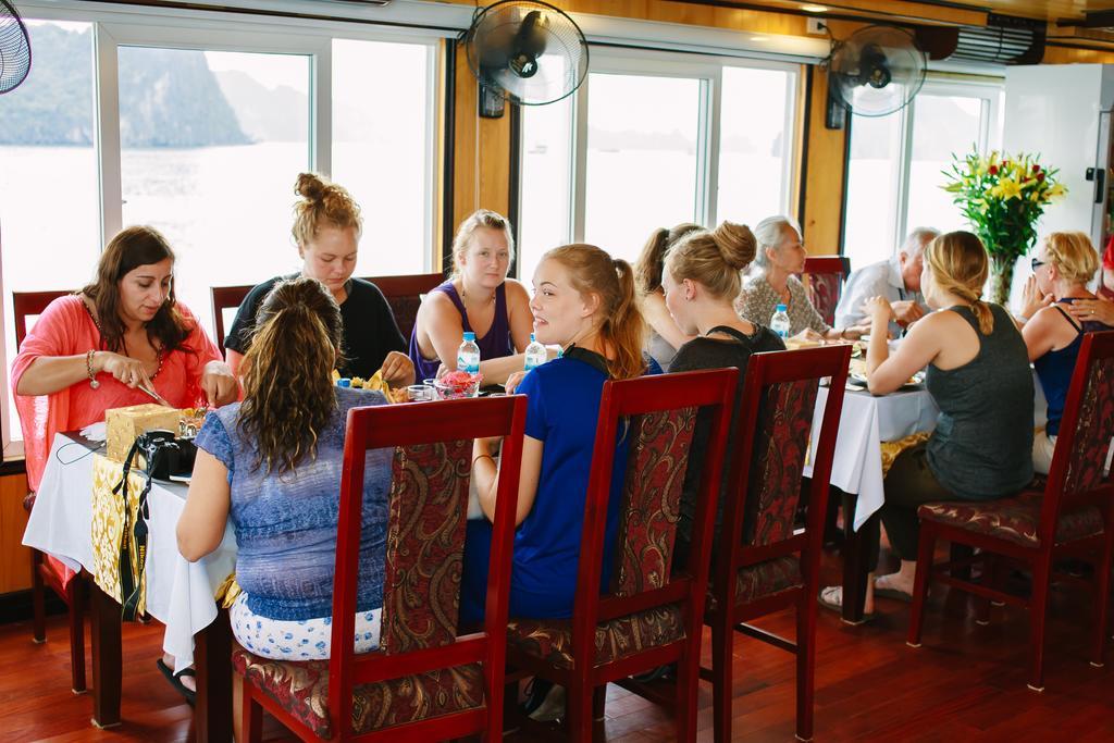 Cristina Diamond Cruise Hotel Ha Long Bilik gambar